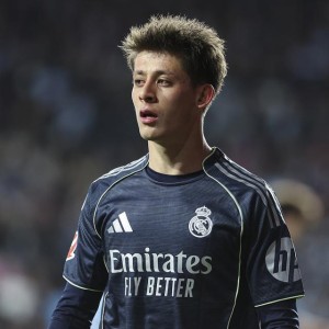 Kaiyun网页版-送助攻仍被换下！9000万红星1个月2次不满主帅 蔑笑嘲讽：总是我